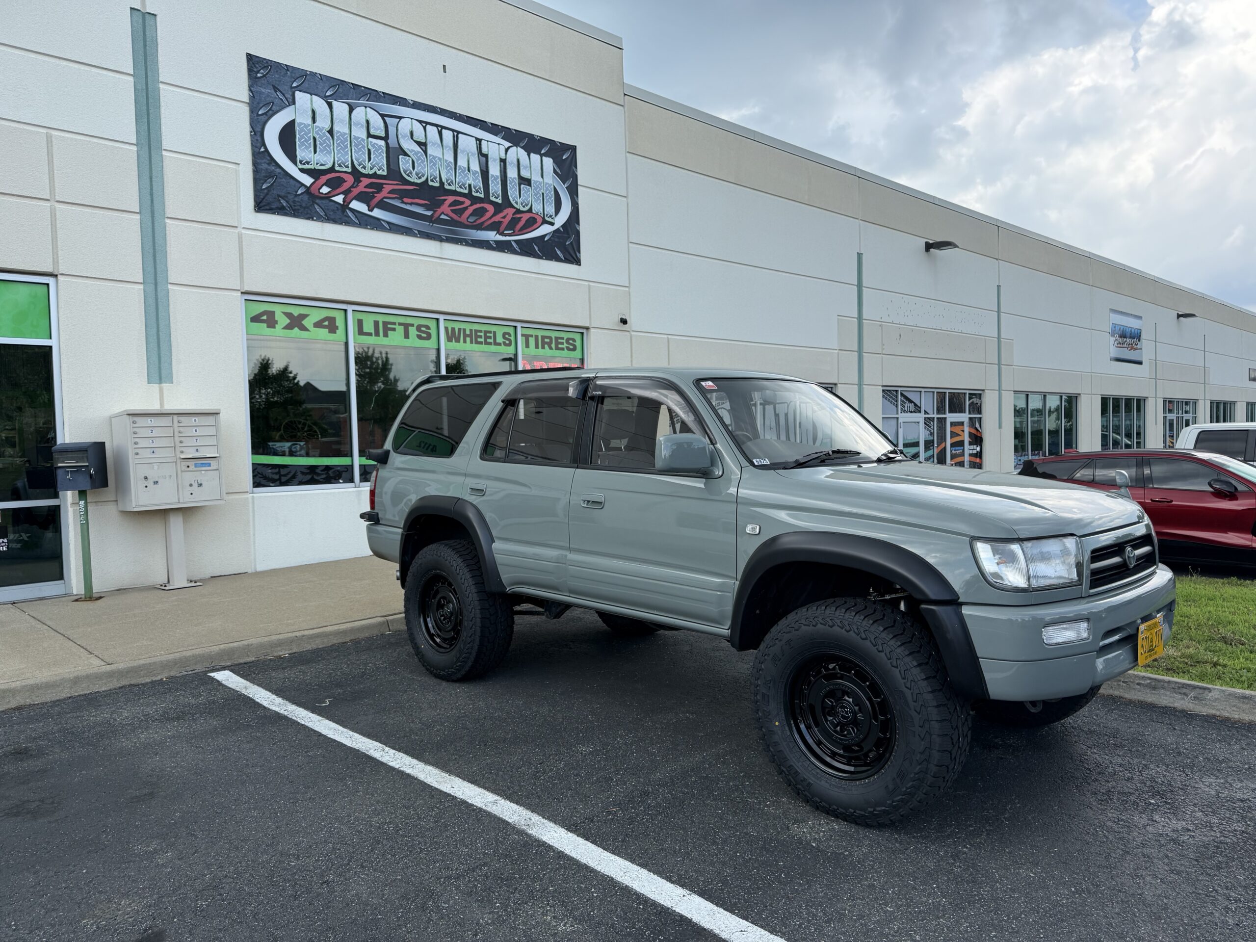 2005 Toyota Hilux Surf | Big Snatch Off Road