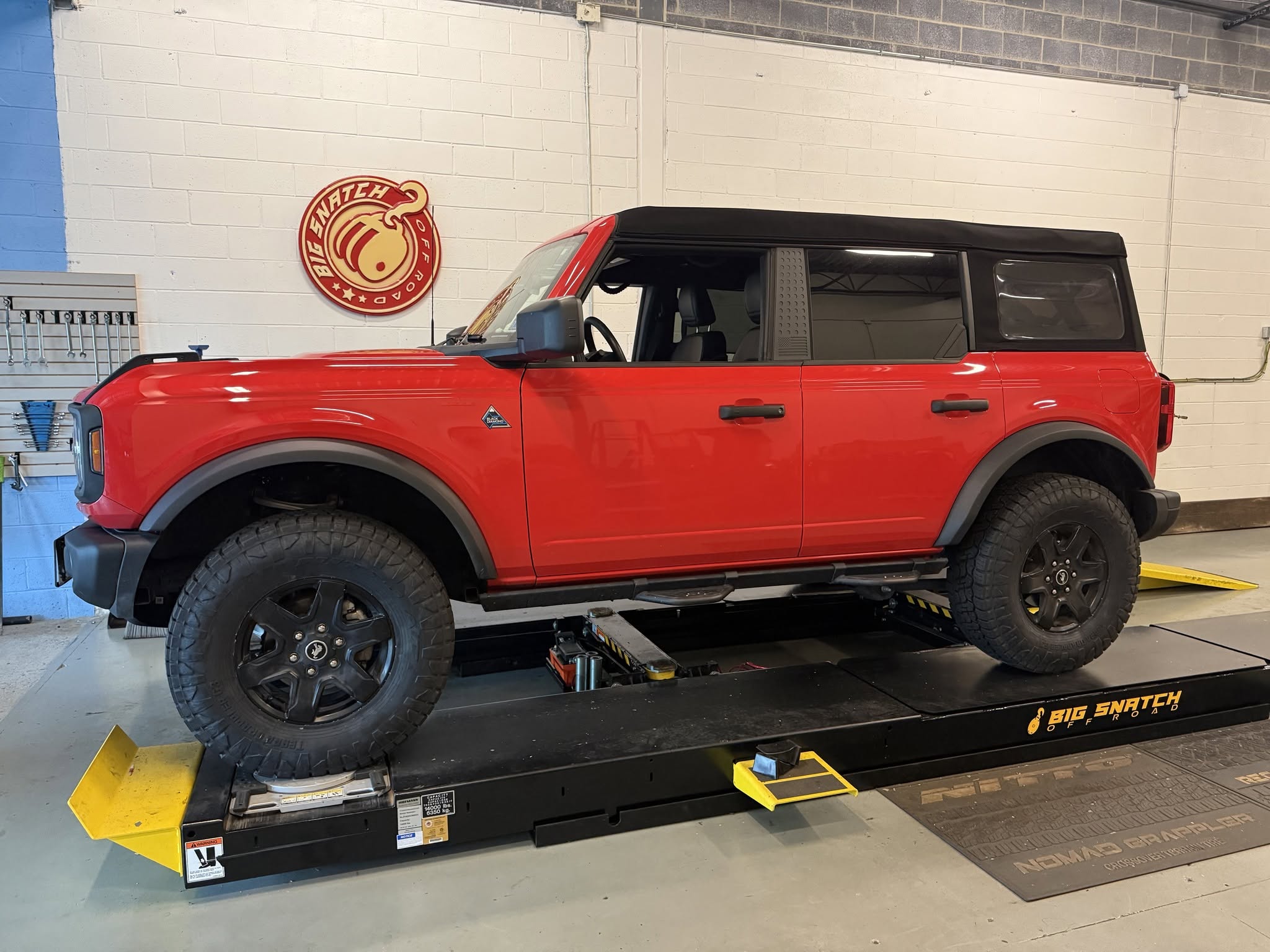What Lift Do I Need for 33-Inch Tires on a Ford Bronco?